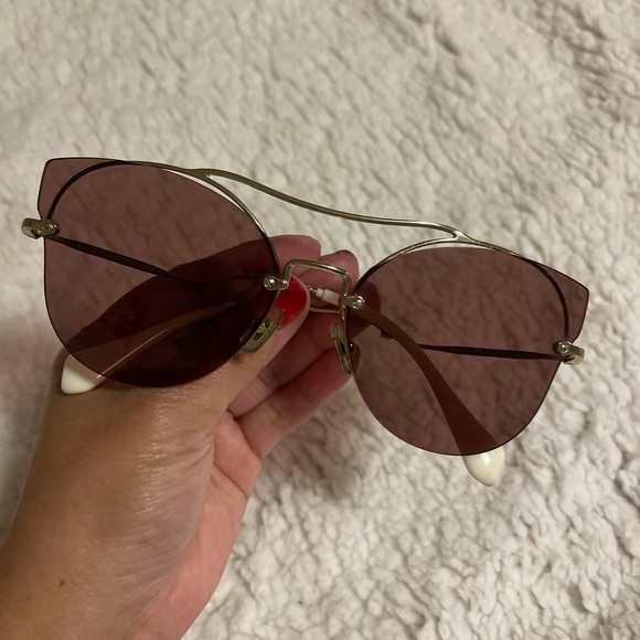 🦋💎MIU MIU CAT EYE SUNGLASSES🌻 - Picture 2 of 3